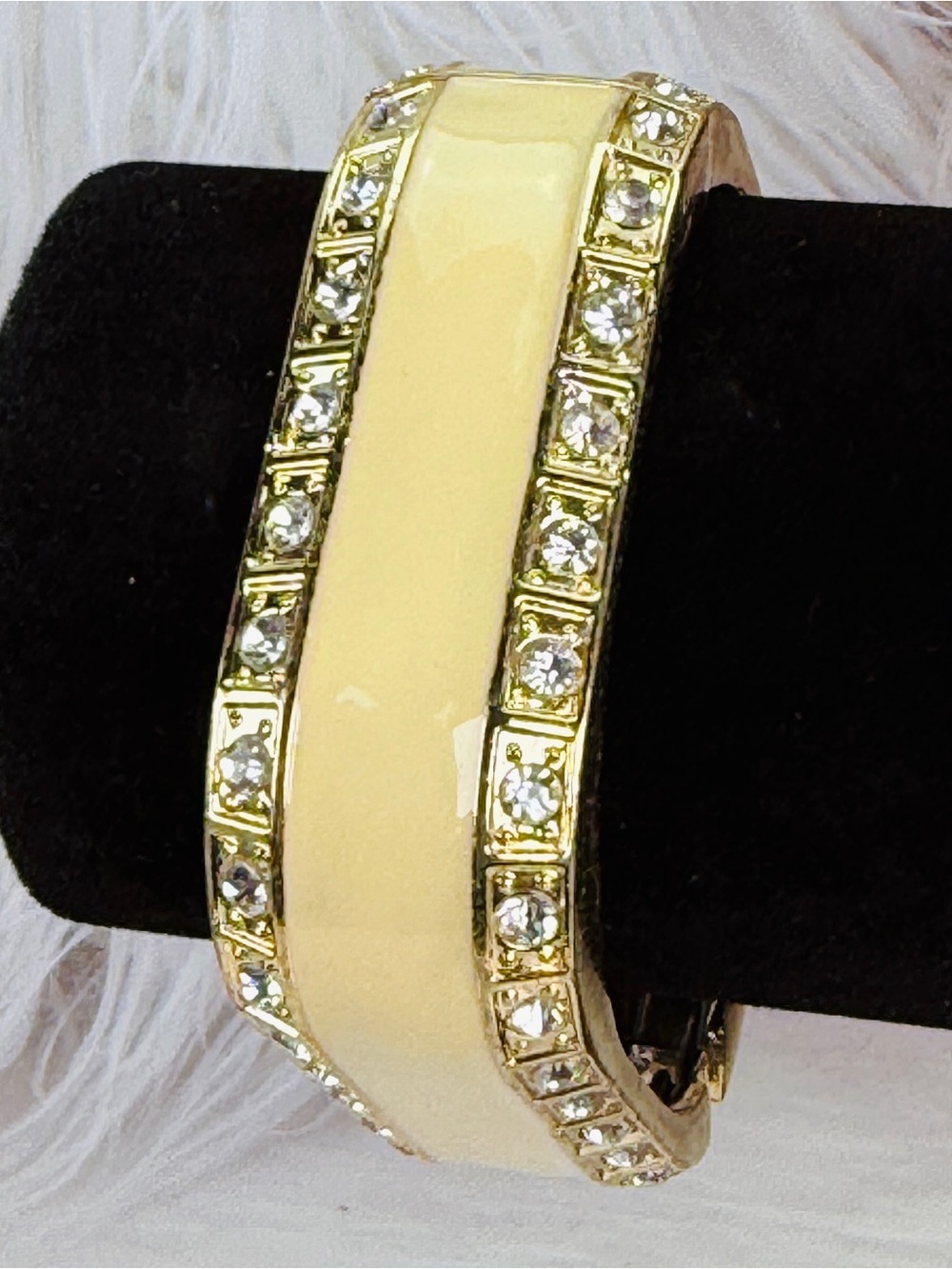 Beautiful vintage square wide band, goldtone, bling enamel bracelet